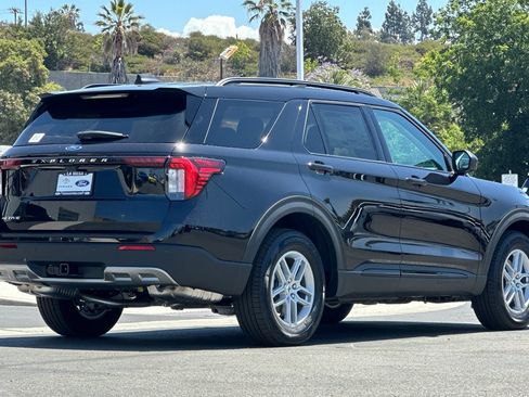 New 2026 Ford Explorer Active w/ Active Comfort Package RWD image 3