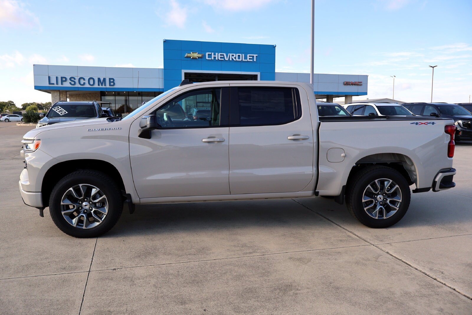 New 2026 Chevrolet Silverado 1500 RST w/ Convenience Package II AWD/4WD image 2