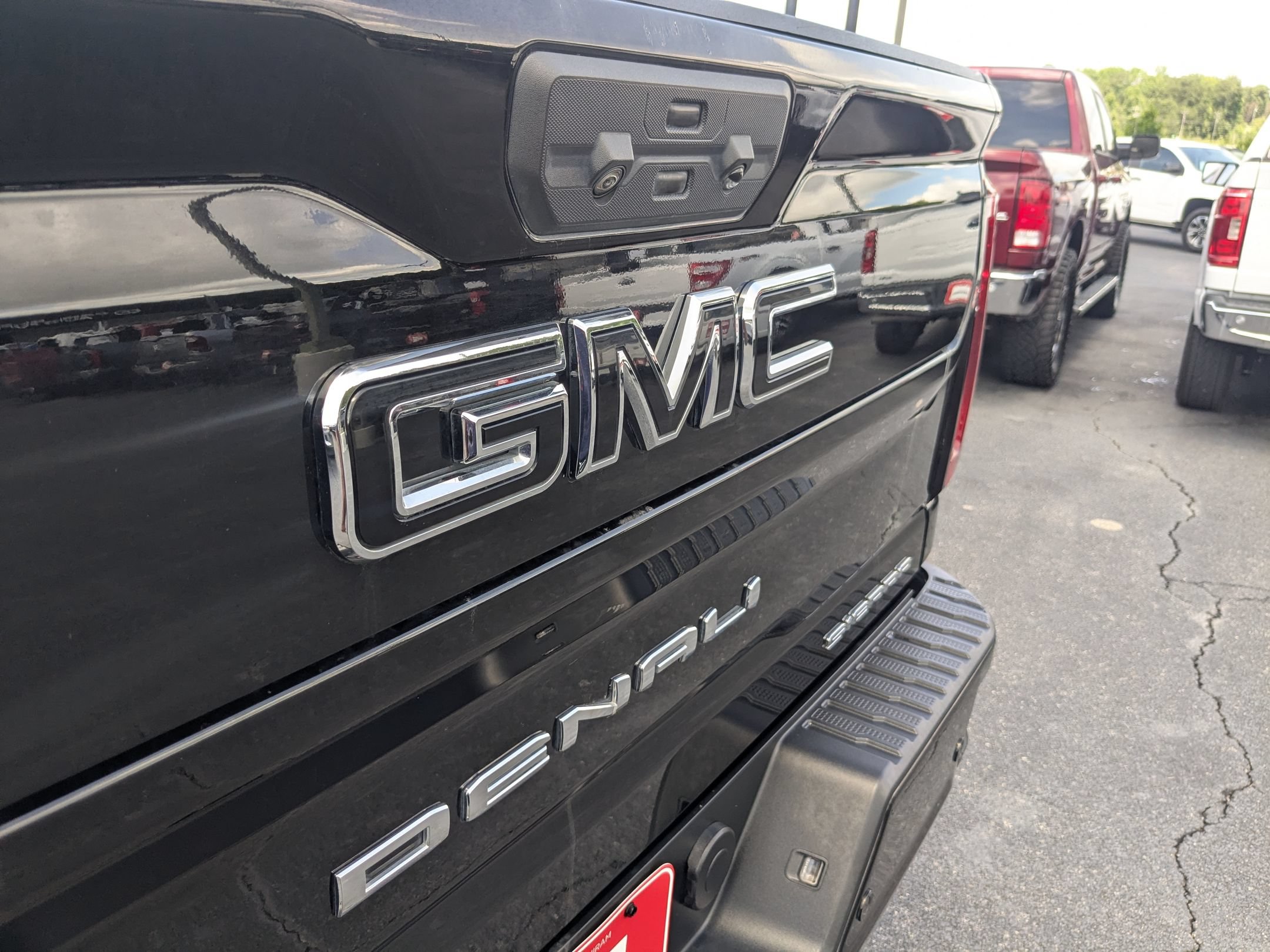 Used 2021 GMC Sierra 2500 Denali w/ Denali Black Diamond Edition AWD/4WD image 31