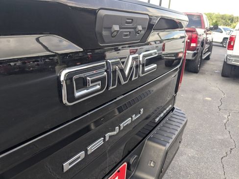 Used 2021 GMC Sierra 2500 Denali w/ Denali Black Diamond Edition AWD/4WD image 31