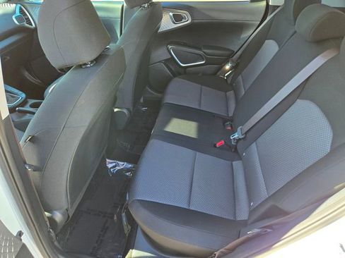 Used 2023 Kia Soul LX w/ LX Technology Package image 14