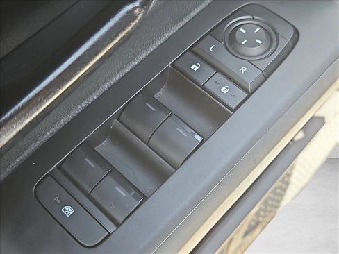 Used 2024 Toyota Tacoma SR5 AWD/4WD image 11