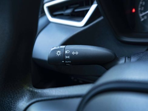 Used 2022 Toyota Corolla LE FWD image 23