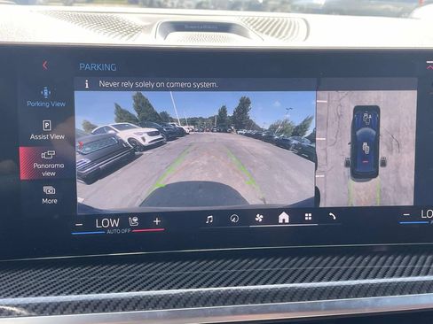 Used 2025 BMW X6 M60i AWD/4WD image 32