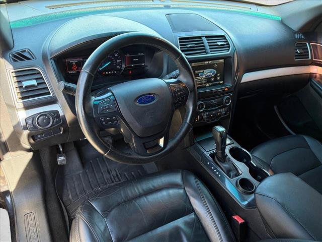 Used 2016 Ford Explorer XLT w/ Equipment Group 202A FWD image 10