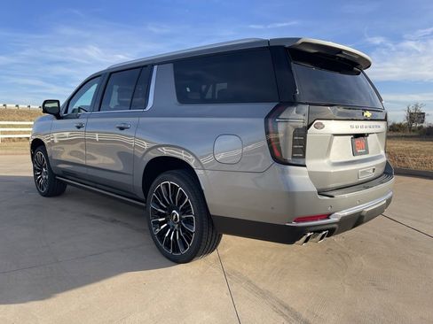 New 2026 Chevrolet Suburban High Country image 5