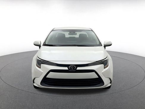Used 2025 Toyota Corolla LE FWD image 2