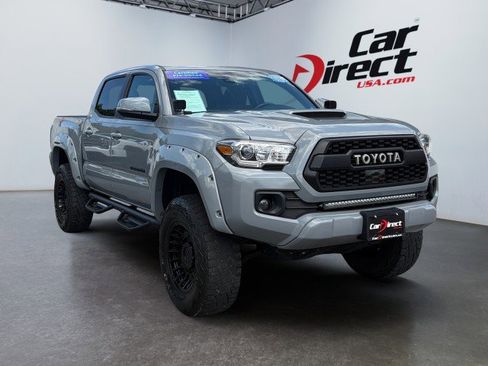 Used 2020 Toyota Tacoma TRD Sport w/ Blackout Package AWD/4WD image 7