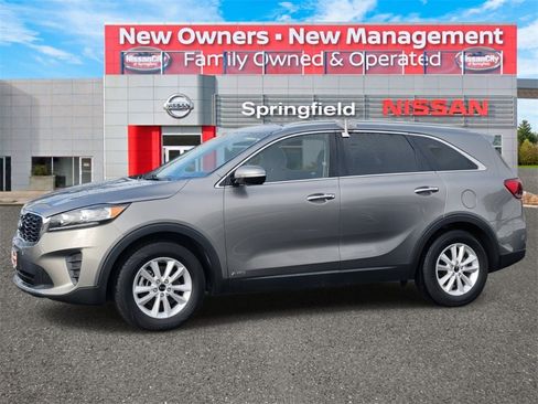 Used 2019 Kia Sorento LX w/ LX Convenience Package image 4