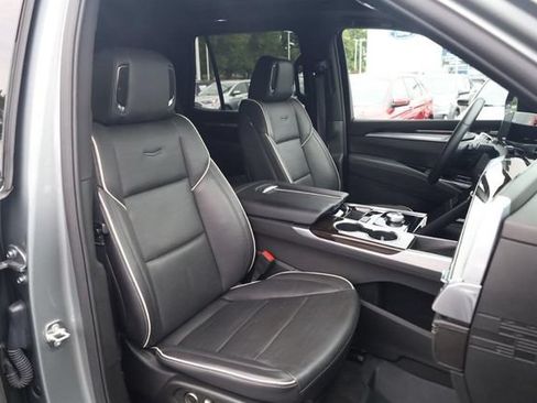 Used 2026 Cadillac Escalade Luxury w/ LPO, Floor Liner Package AWD/4WD image 20