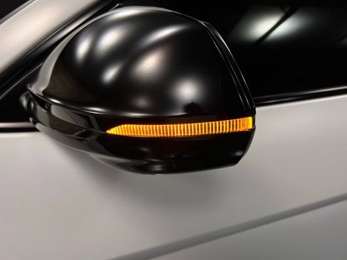 Used 2019 Lamborghini Urus AWD/4WD image 33