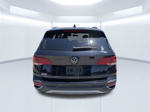 Used 2022 Volkswagen Taos SE FWD image 5