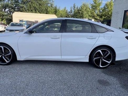 Used 2018 Honda Accord Sport image 4