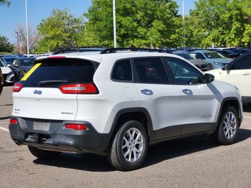 Used 2017 Jeep Cherokee Sport w/ Trailer Tow Group AWD/4WD image 4