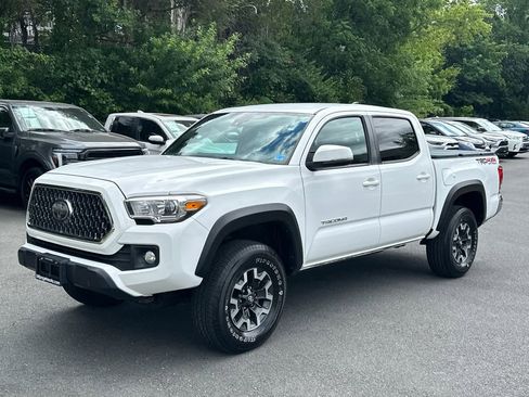 Used 2019 Toyota Tacoma TRD Off-Road AWD/4WD image 2