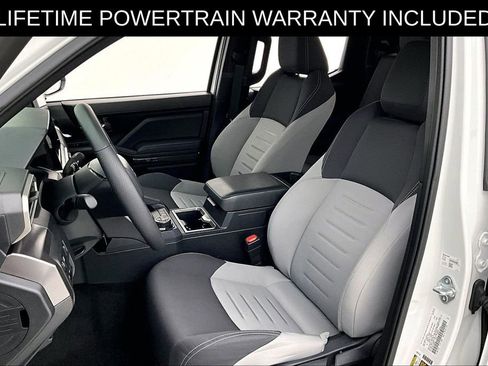 Used 2025 Toyota Tacoma TRD Off-Road AWD/4WD image 32
