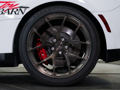 Used 2018 Chevrolet Camaro ZL1 RWD image 23
