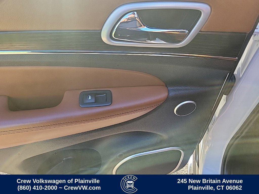 Used 2019 Jeep Grand Cherokee Summit AWD/4WD image 50