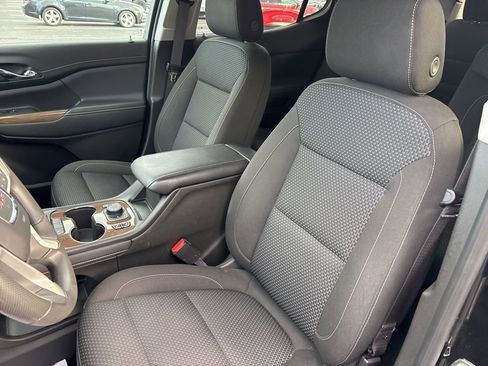 Used 2023 GMC Acadia SLE w/ Driver Convenience Package image 30