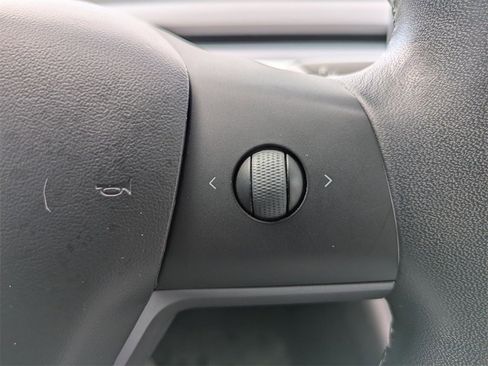 Used 2020 Tesla Model 3 Standard Range Plus image 16