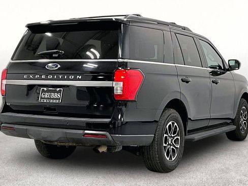 Used 2023 Ford Expedition XLT RWD image 2