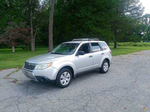 Used 2009 Subaru Forester 2.5X AWD/4WD image 2