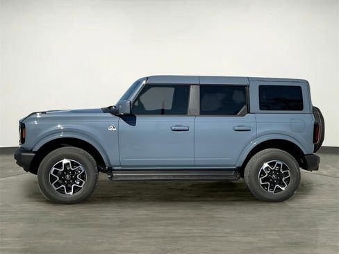 New 2025 Ford Bronco Outer Banks image 3