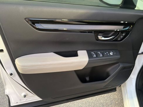 Used 2025 Honda CR-V EX-L image 16