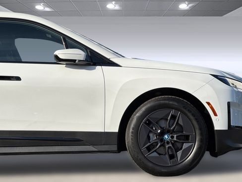 Used 2025 BMW iX xDrive50 AWD/4WD image 34