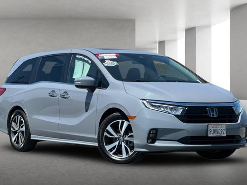 Used 2024 Honda Odyssey Touring image 1