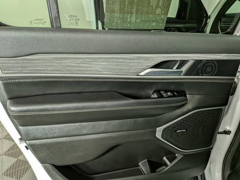 Certified 2023 Jeep Wagoneer L Series II AWD/4WD image 35