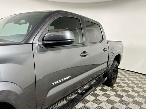 Used 2019 Toyota Tacoma SR5 RWD image 12