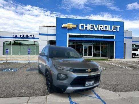Used 2023 Chevrolet TrailBlazer LT FWD image 2