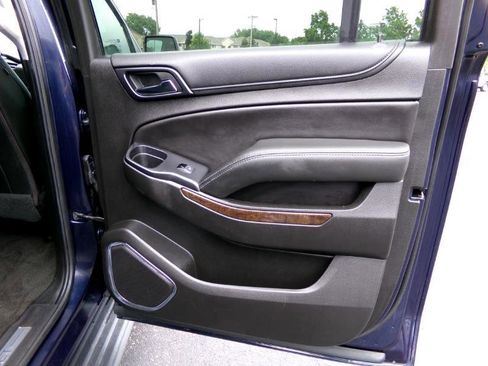 Used 2018 Chevrolet Suburban LT image 47