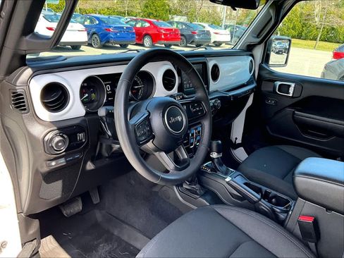 Used 2023 Jeep Wrangler Unlimited image 8