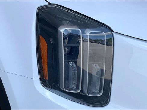 Used 2023 Kia Telluride EX w/ EX Captain's Chair Package FWD image 27
