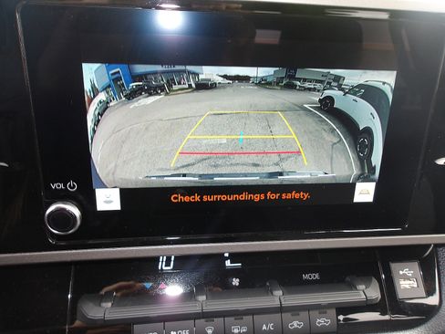 Used 2025 Toyota Tundra SR5 image 18