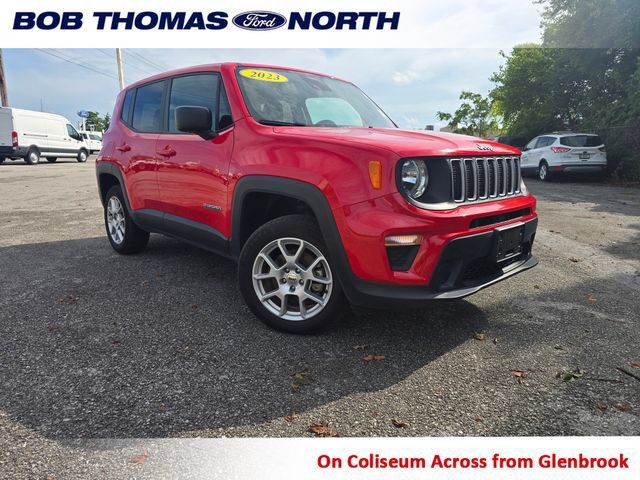 Used 2023 Jeep Renegade Latitude AWD/4WD image 1