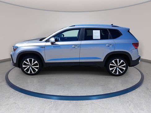 Certified 2023 Volkswagen Taos SE image 5