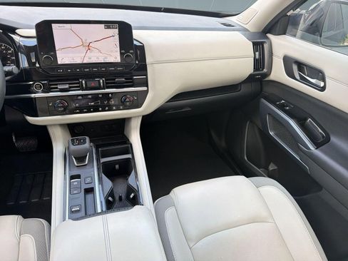Used 2023 Nissan Pathfinder SL w/ SL Premium Package FWD image 29