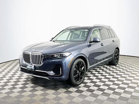 Used 2021 BMW X7 xDrive40i w/ Executive Package image 3