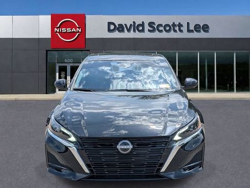 Used 2025 Nissan Altima 2.5 SL FWD image 2