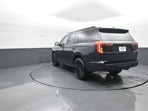 New 2026 Ford Expedition Platinum image 5