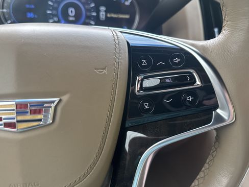 Used 2019 Cadillac Escalade Platinum AWD/4WD image 29