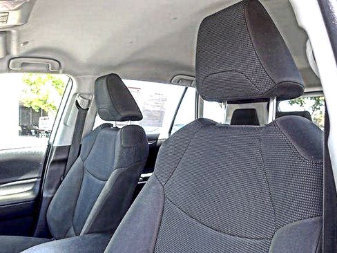 Used 2023 Toyota RAV4 LE AWD/4WD image 11
