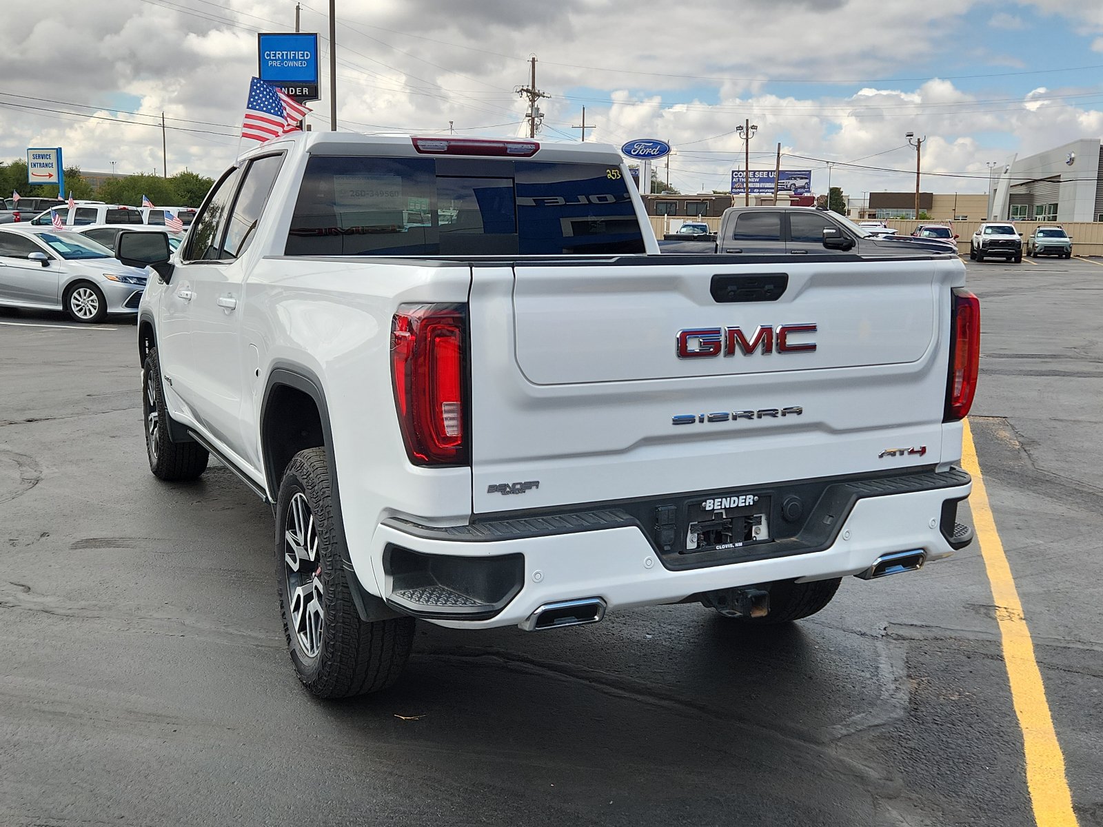 Used 2023 GMC Sierra 1500 AT4 w/ AT4 Preferred Package AWD/4WD image 3