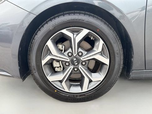 Used 2020 Kia Forte LXS FWD image 28