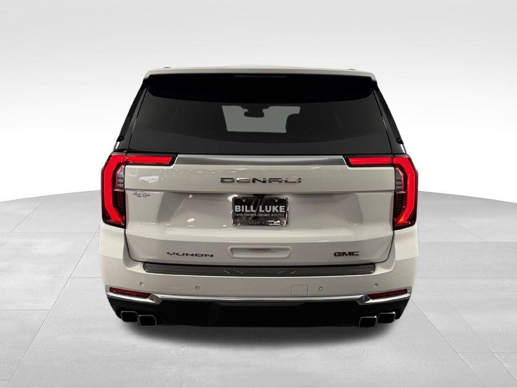 Used 2025 GMC Yukon Denali AWD/4WD image 7
