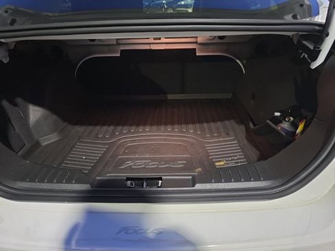 Used 2016 Ford Focus SE w/ Reverse Sensing Package image 23