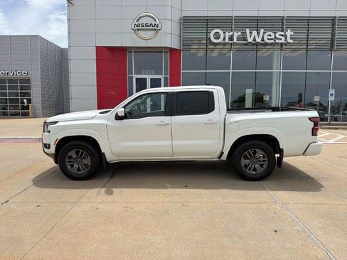 Certified 2025 Nissan Frontier SV w/ SV Convenience Package RWD image 2